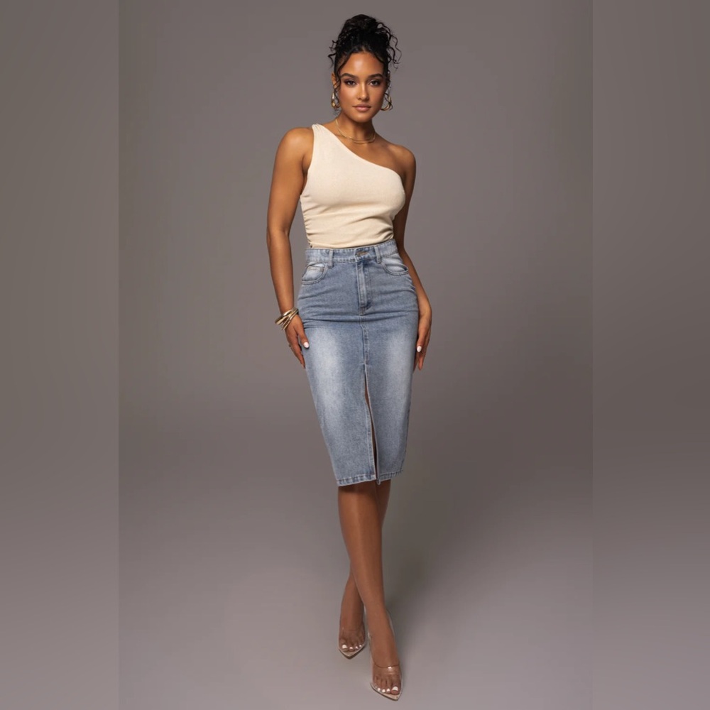 High-Waist Light Blue Denim Pencil Skirt with Front Slit